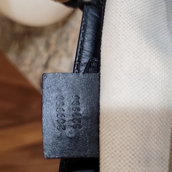 Gucci  EUC GG Signature Medium Scarlett Tote - Picture 9 of 10